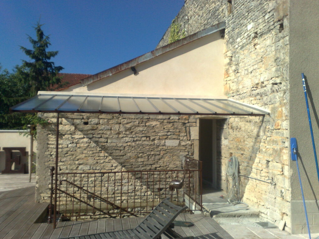 Auvent pour escalier extérieur